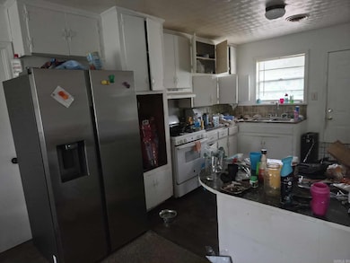 3305 Daffodil St, Pine Bluff, AR 71603 - photo 2