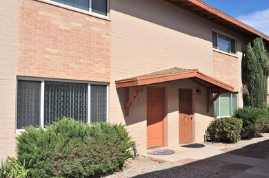 Front view Desert Ave