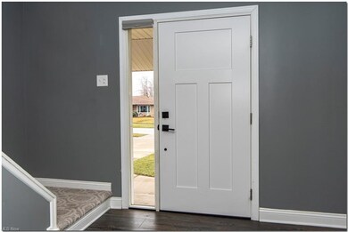 Entry Foyer w/hall closet