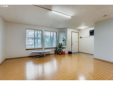 9827 N Ivanhoe St, Portland, OR 97203 - photo 7