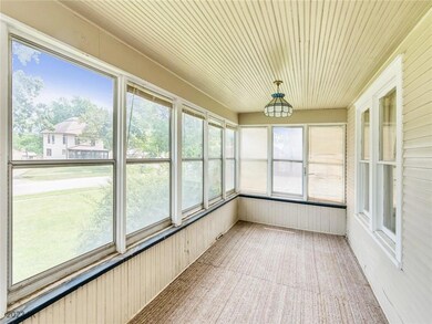 903 W 4th St S, Newton, IA 50208 - photo 2