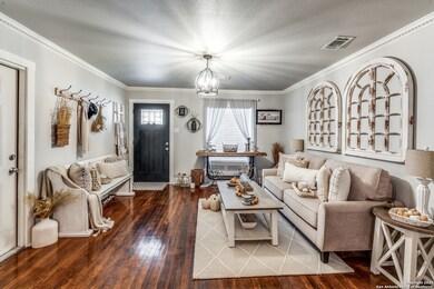 733 E Cedar St, Seguin, TX 78155 - photo 6