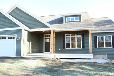 437 Blane Cir unit 10, Pembroke, NH 03275 - photo 2