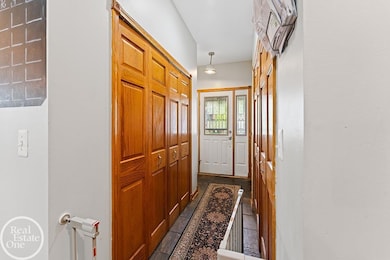 22212 Mylls Ct, Saint Clair Shores, MI 48081 - photo 6