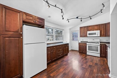 1265 Navajo Dr, Carpentersville, IL 60110 - photo 5