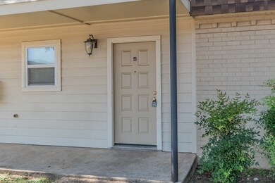 6616 Berke Place unit B, Fort Worth, TX 76116 - photo 2