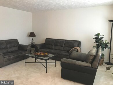 13331 Burkitts Rd, Fairfax, VA 22033 - photo 4