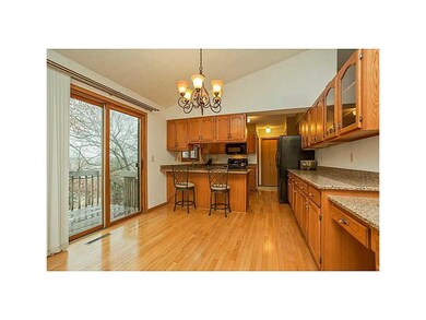 . Hardwood floors in dining area!