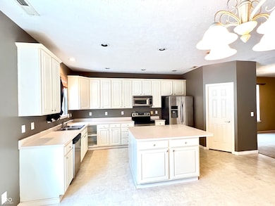 6682 Amherst Way, Zionsville, IN 46077 - photo 4