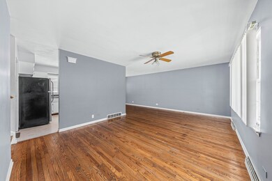 1457 N Eagle St, Naperville, IL 60563 - photo 2