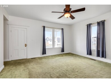 404 W 7th St, the Dalles, OR 97058 - photo 4