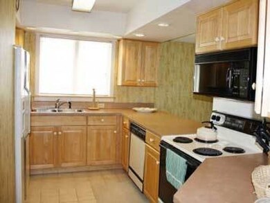 82 Day Break Dr unit J103, Ludlow, VT 05149 - photo 4