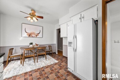 3812 N Division St, Davenport, IA 52806 - photo 7