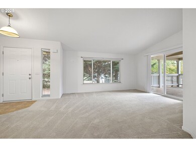 Living Room/Entrance