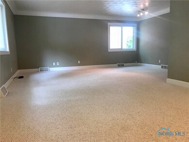 2305 Lambert Dr, Toledo, OH 43613 - photo 5