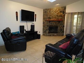 8804 Townsquare Dr S, Jacksonville, FL 32216 - photo 4