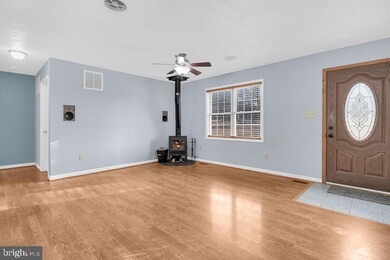 320 Whipporwill Ln, Cross Junction, VA 22625 - photo 3