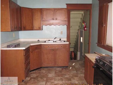 945 N Pine St, Lansing, MI 48906 - photo 7