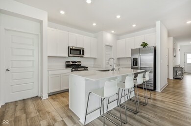 6875 Orchard Run Cir, Whitestown, IN 46075 - photo 5