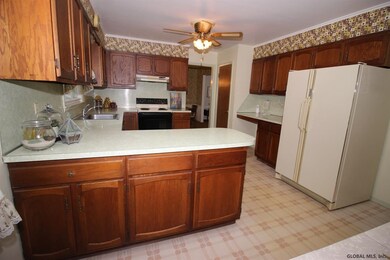 39 Memory Ln, Schenectady, NY 12306 - photo 6