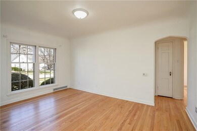 2824 35th St, Des Moines, IA 50310 - photo 4