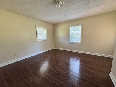 2421 Cherry Laurel Ln, Albany, GA 31705 - photo 7