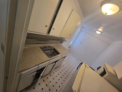 Stratton CoOp unit 4J, Bronx, NY 10460 - photo 5