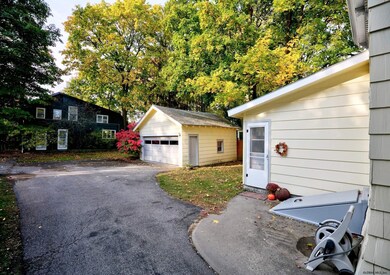 172 Phila St, Saratoga Springs, NY 12866 - photo 3