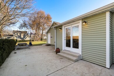 120 S Hubbard St, Algonquin, IL 60102 - photo 2