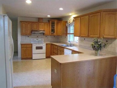 44 Pleasant St, Upton, MA 01568 - photo 3