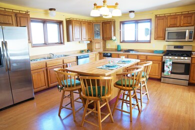 Lovely, bright Kitchen!
