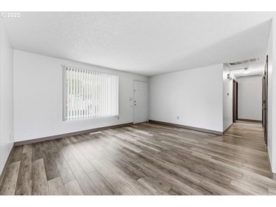 310 NE 34th Place, Hillsboro, OR 97124 - photo 3