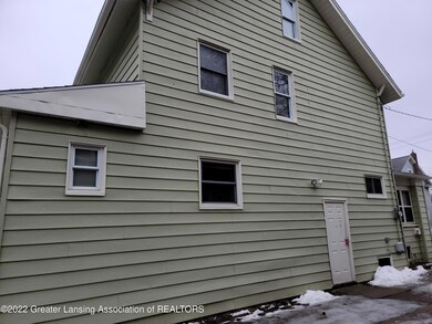 516 Leitram St, Lansing, MI 48915 - photo 2