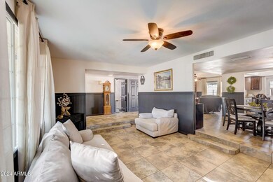 8-web-or-mls-W Zoe Ella Way-008