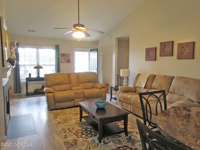 517 Cherry Blossom Ln - Living 1