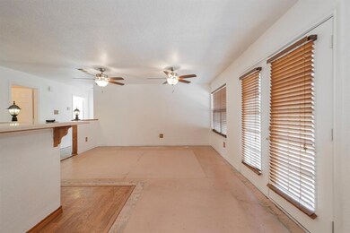 193 Hidden Meadow Ct, Rhome, TX 76078 - photo 6