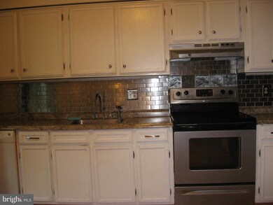 416 N Chapel St, Baltimore, MD 21231 - photo 6