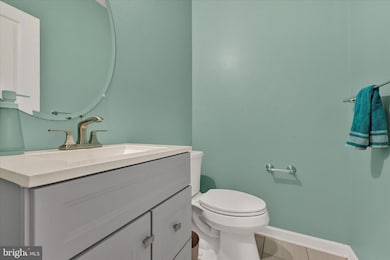 7650 Lyndon Ct, Glen Burnie, MD 21060 - photo 4