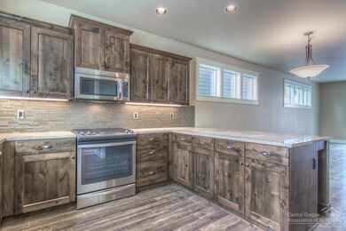 20893 SE Humber Ln, Bend, OR 97702 - photo 7