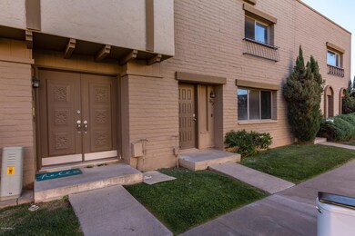Clarendon - 2872 (9)