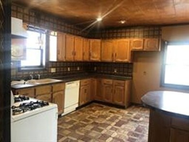 259 Spruce St, Chelsea, MA 02150 - photo 4