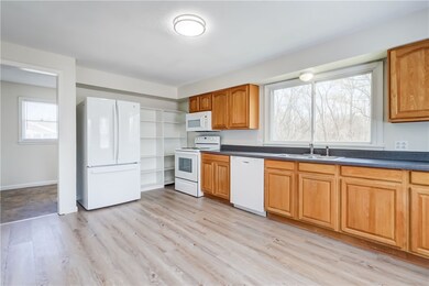 Very LArge EAt In Kitchen