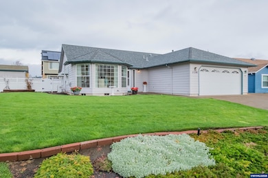 1138 SW Bryson St, Dallas, OR 97338 - photo 3