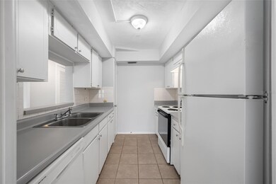 50 Liberty Way unit 10, Palm Harbor, FL 34684 - photo 6