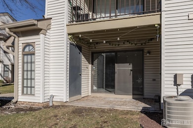 2301 Bayhead Dr, Parlin, NJ 08859 - photo 3