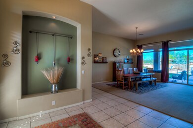 6 Living Room photo b
