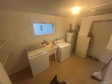 33314 Belding Ct, Westland, MI 48186 - photo 2