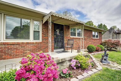 7906 Maple Hill Rd, Louisville, KY 40219 - photo 3