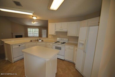 8198 Kilkelly Ln S, Jacksonville, FL 32244 - photo 3