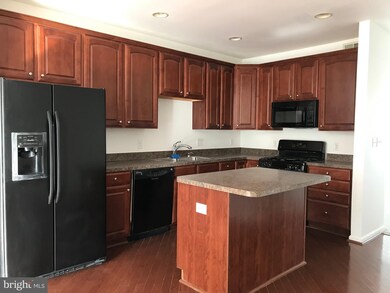 305 Hamilton Ct, Stephens City, VA 22655 - photo 4